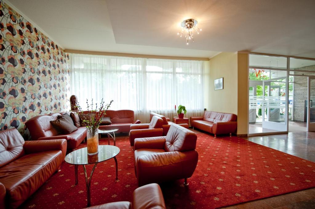 In Hotel Хайдусобосло Экстерьер фото